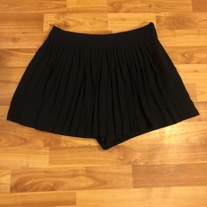Black pleated skort